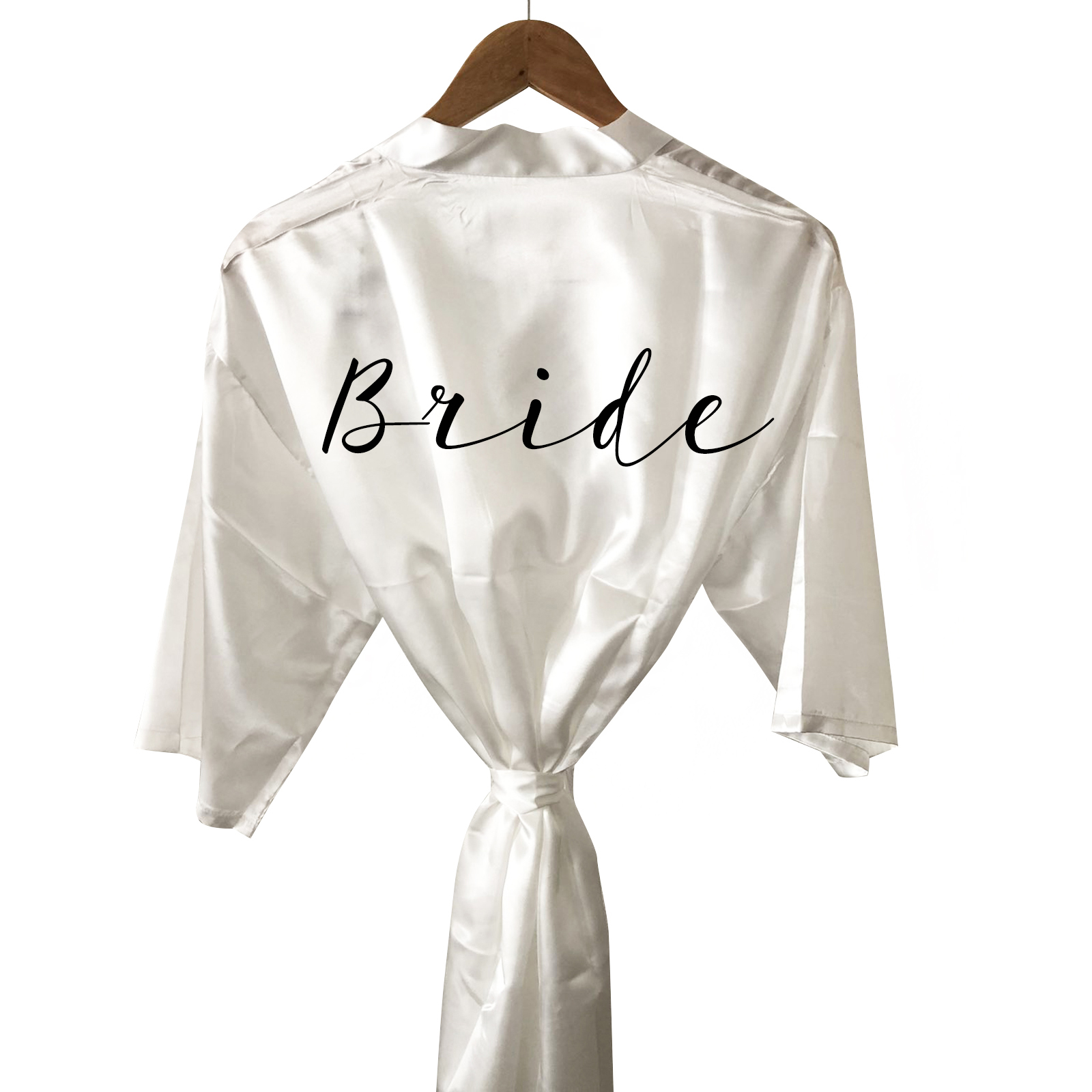 BD Λευκή Σατέν Νυφική Ρόμπα – Bride Fonts 3