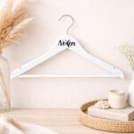 Λευκή νυφική κρεμάστρα Νύφη